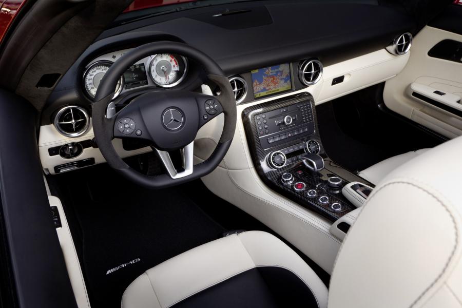  Mercedes-Benz SLS AMG Roadster 2011 года  (фото 30 из 183)